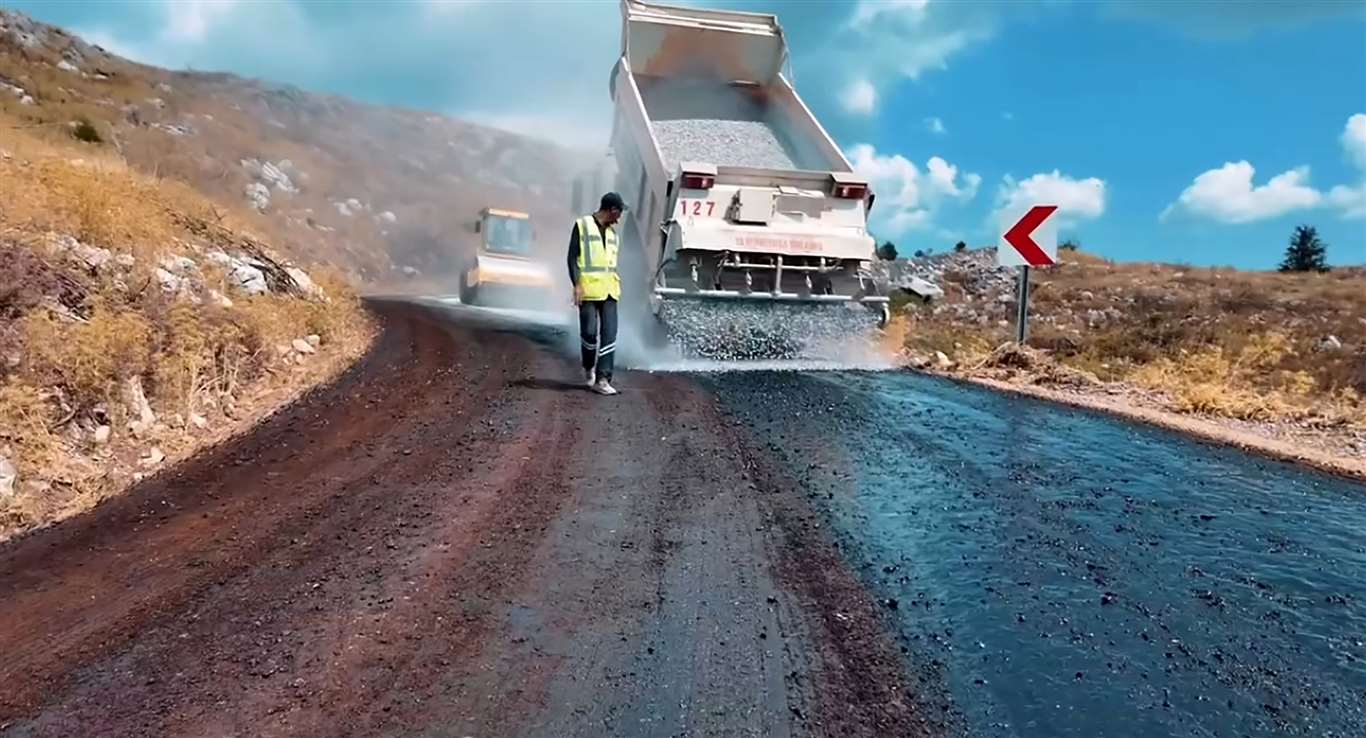 Kozağaç-Kavaklıdere yolunda 16 kilometrelik yenileme çalışması tamamlandı haberi