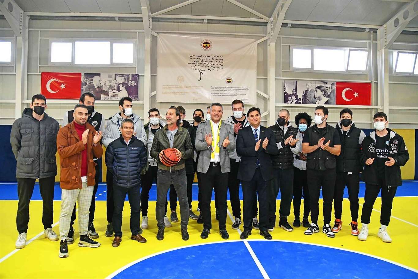 Fethiye'de yapımı tamamlanan Atatürk Spor Salonu hizmete açıldı haberi