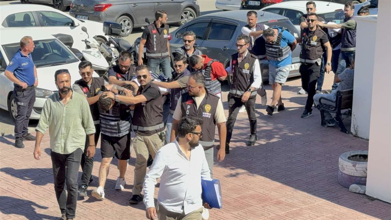Bitez'deki cinayet soruşturmasında 7 şüpheli adliyeye sevk edildi haberi