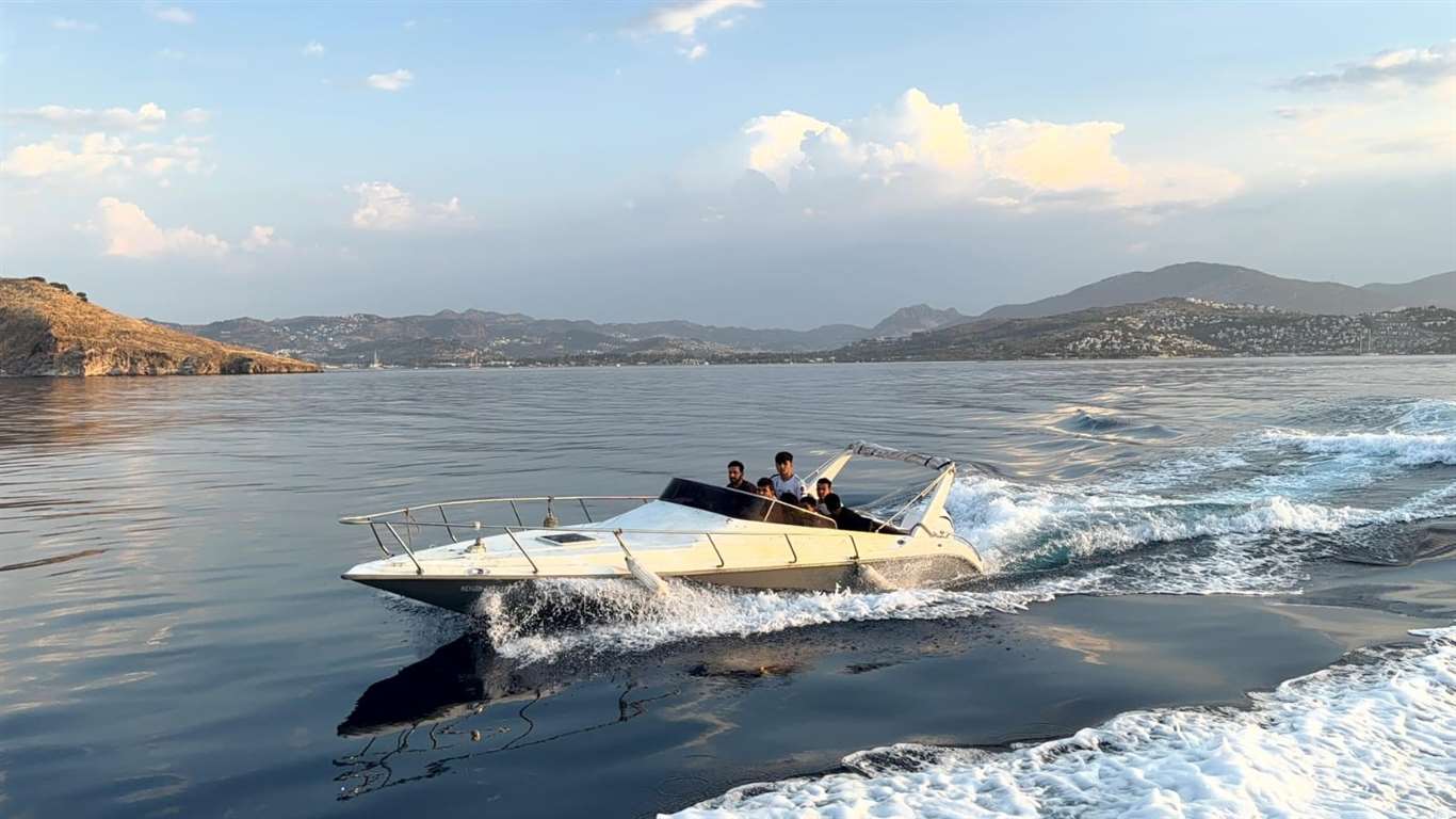 Bodrum açıklarında 18 düzensiz göçmen yakalandı: 2 gözaltı haberi