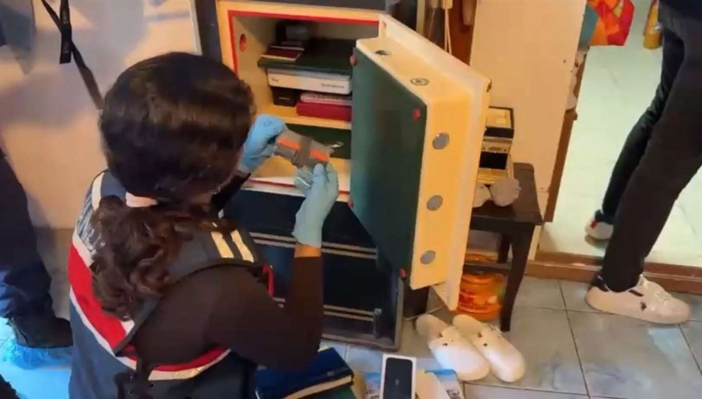 Bodrum merkezli operasyonda milyonluk senet ve çekler ele geçirildi haberi