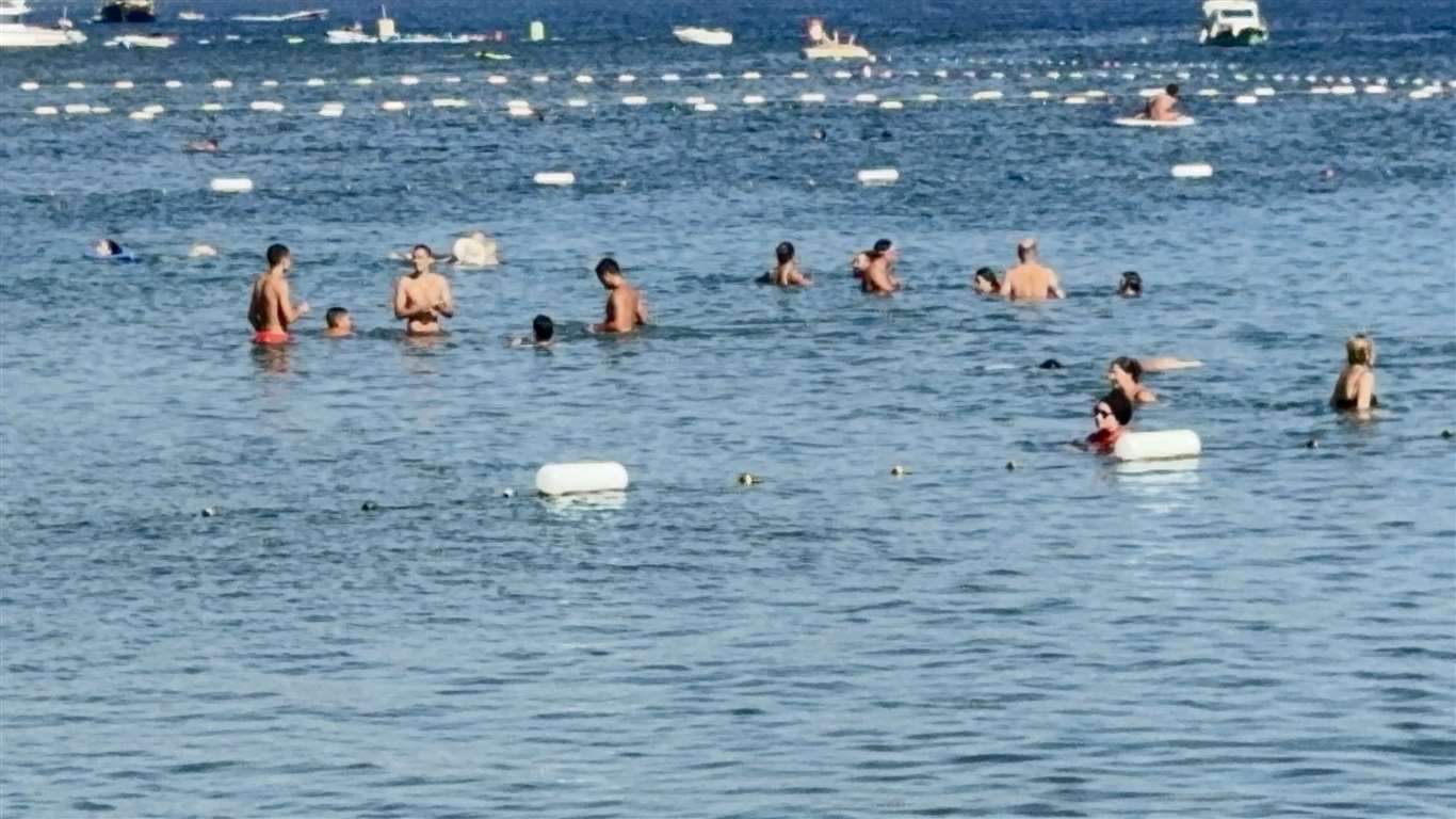 Bodrum’da termometre 40’ı, hissedilen sıcaklık 45’i gördü haberi