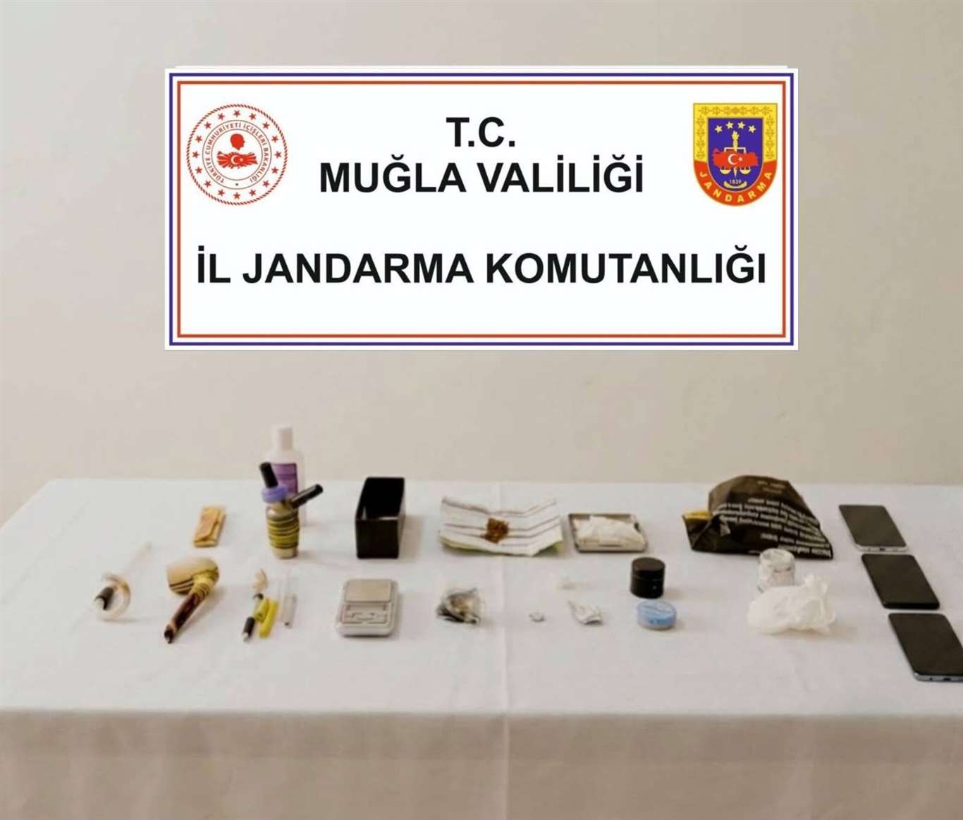 Bodrum'da 1'i eski avukat, 3 kişi tutuklandı haberi