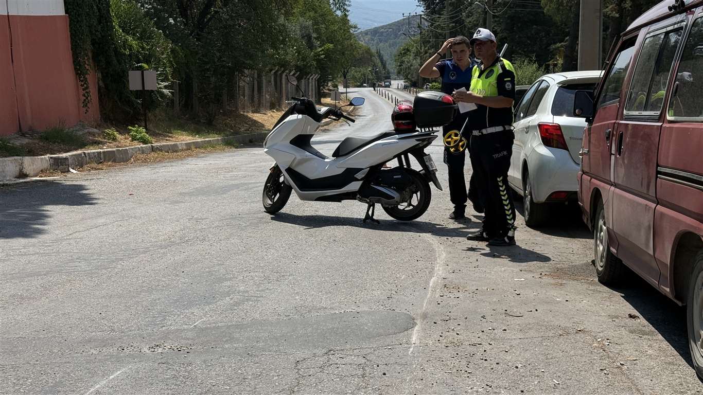 Menteşe’de motosiklet yayaya çarptı: Çocuk hafif şekilde yaralandı haberi