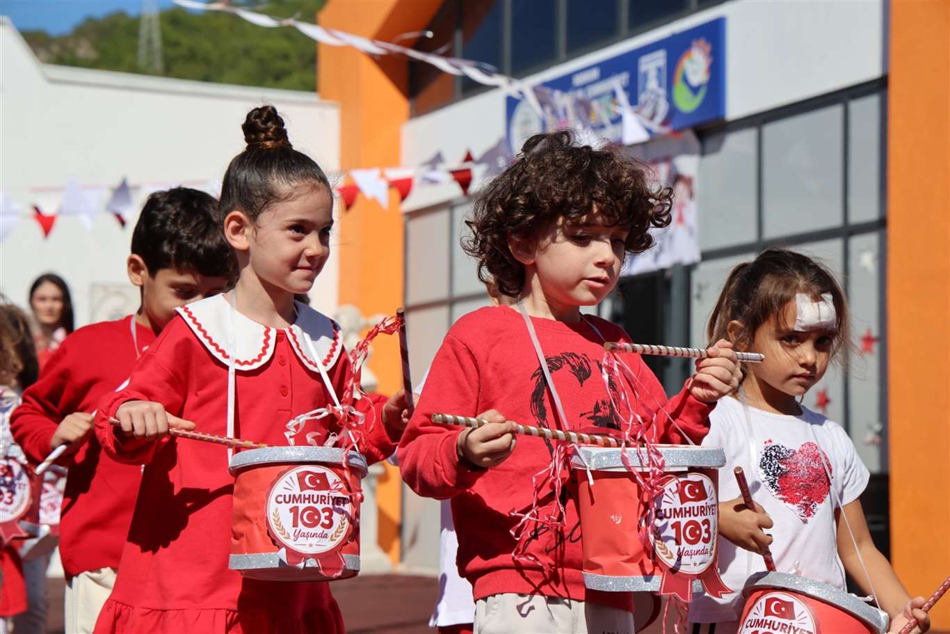  Muğla’da Cumhuriyet, çocukların hayalleriyle renklendi haberi
