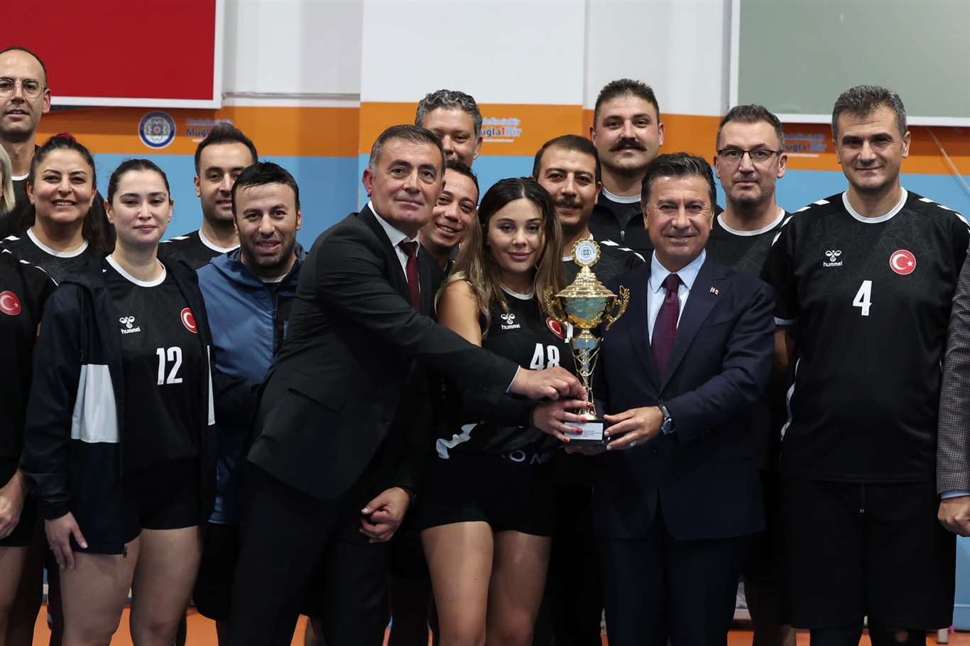 Cumhuriyet Kupası'nda Büyükşehir personeli sahada buluştu haberi