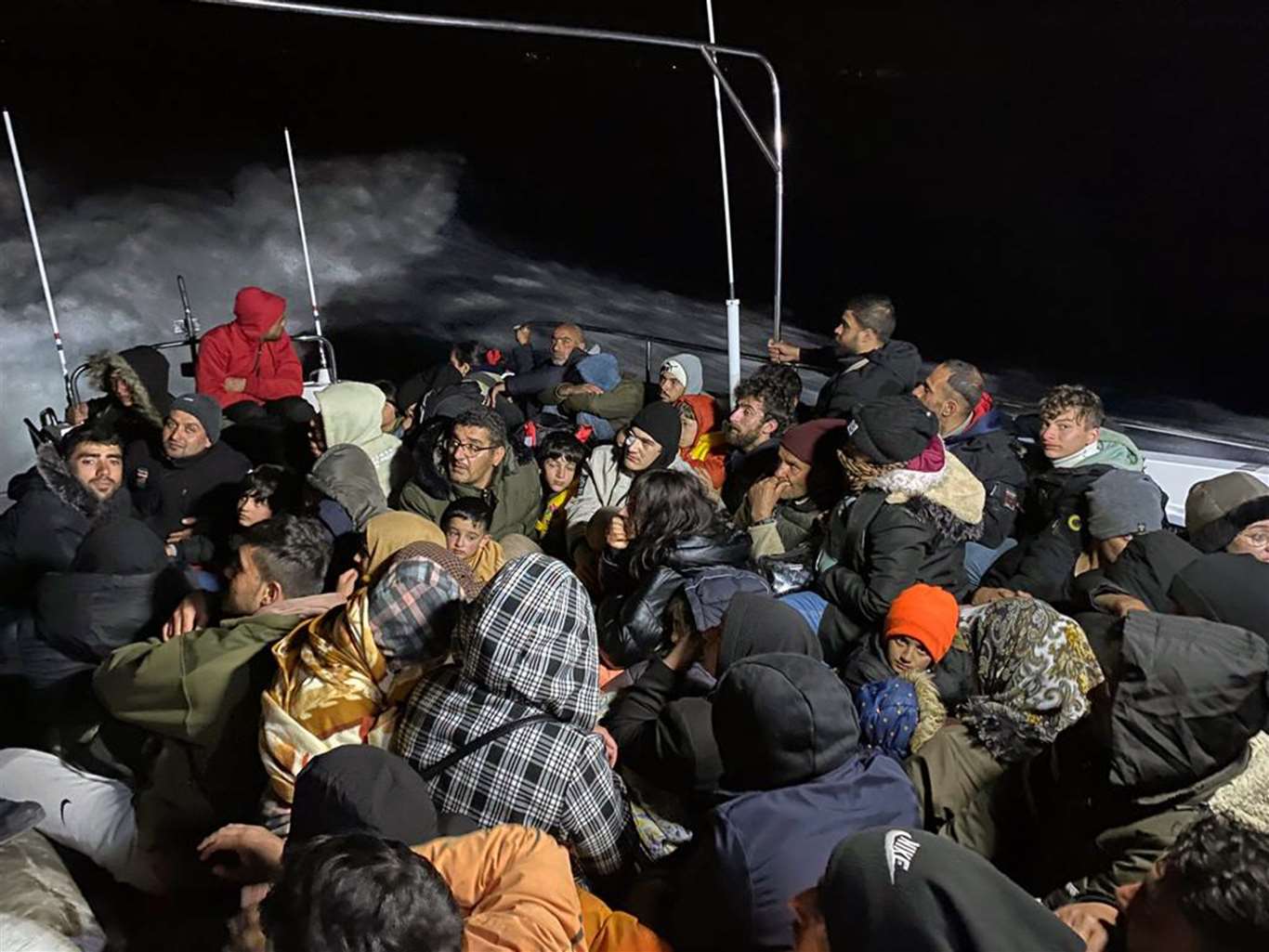       Datça açıklarında 59 göçmen kurtardı haberi