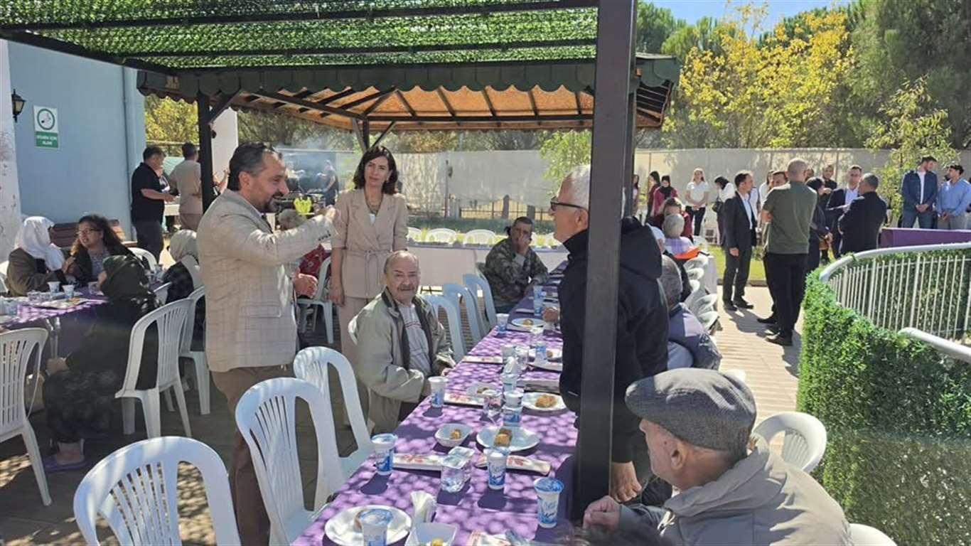 Muğla'da gençler ve huzurevi sakinleri mangal etkinliğinde buluştu haberi