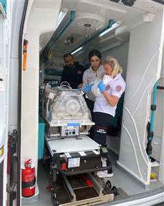    2 günlük bebek ambulans uçak ile İstanbul'a sevk edildi haberi
