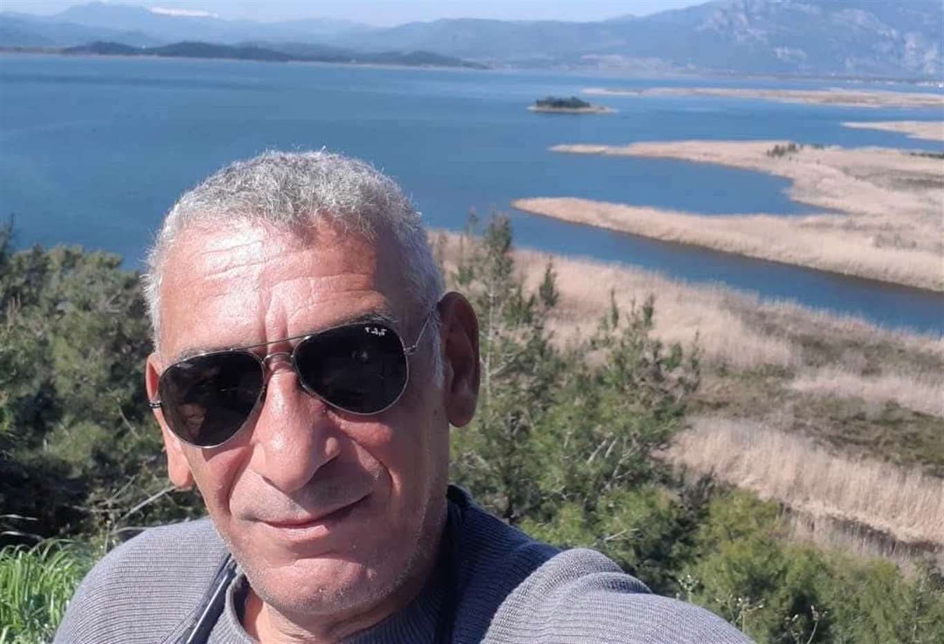 Kalp krizine yenilen öğretmen son yolculuğuna uğurlandı haberi