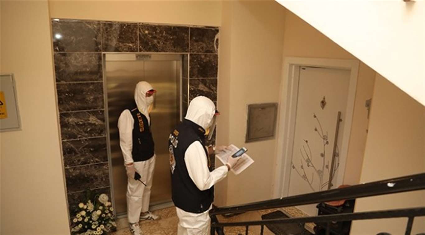 Karantinada Olmasi Gereken Sahis Evinde Bulunamadi Devrim Gazetesi