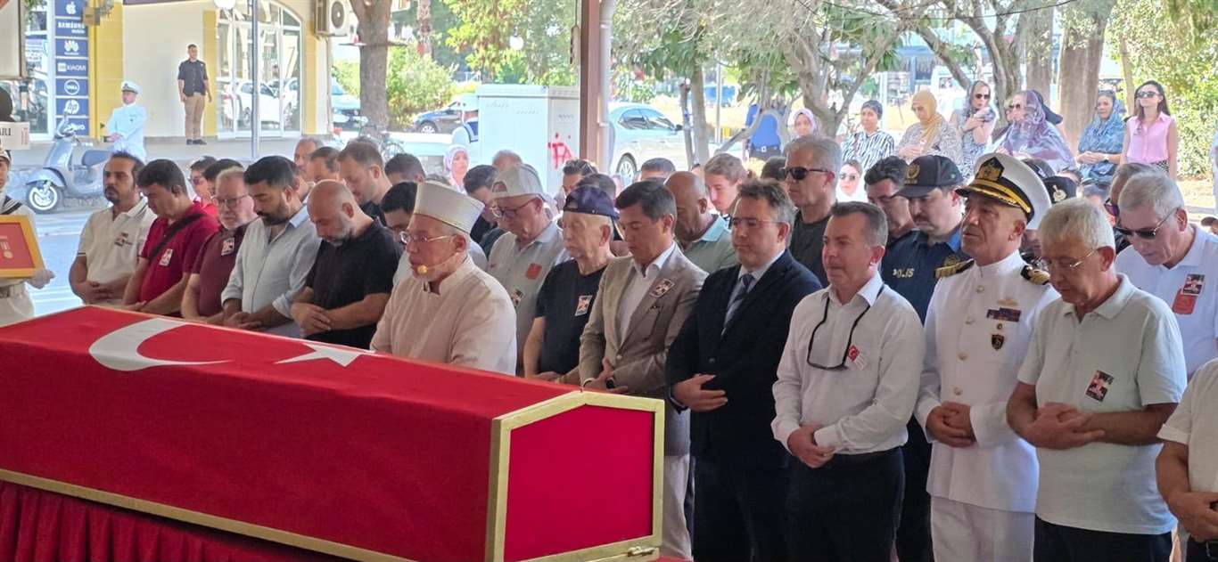 Marmaris’te Kıbrıs Gazisi Yavuzer, son yolculuğuna uğurlandı haberi