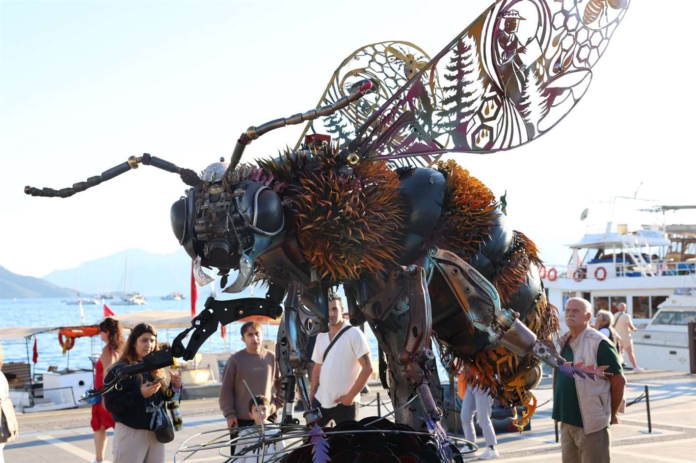 Marmaris’te hurdalar sanat eserine dönüştü haberi