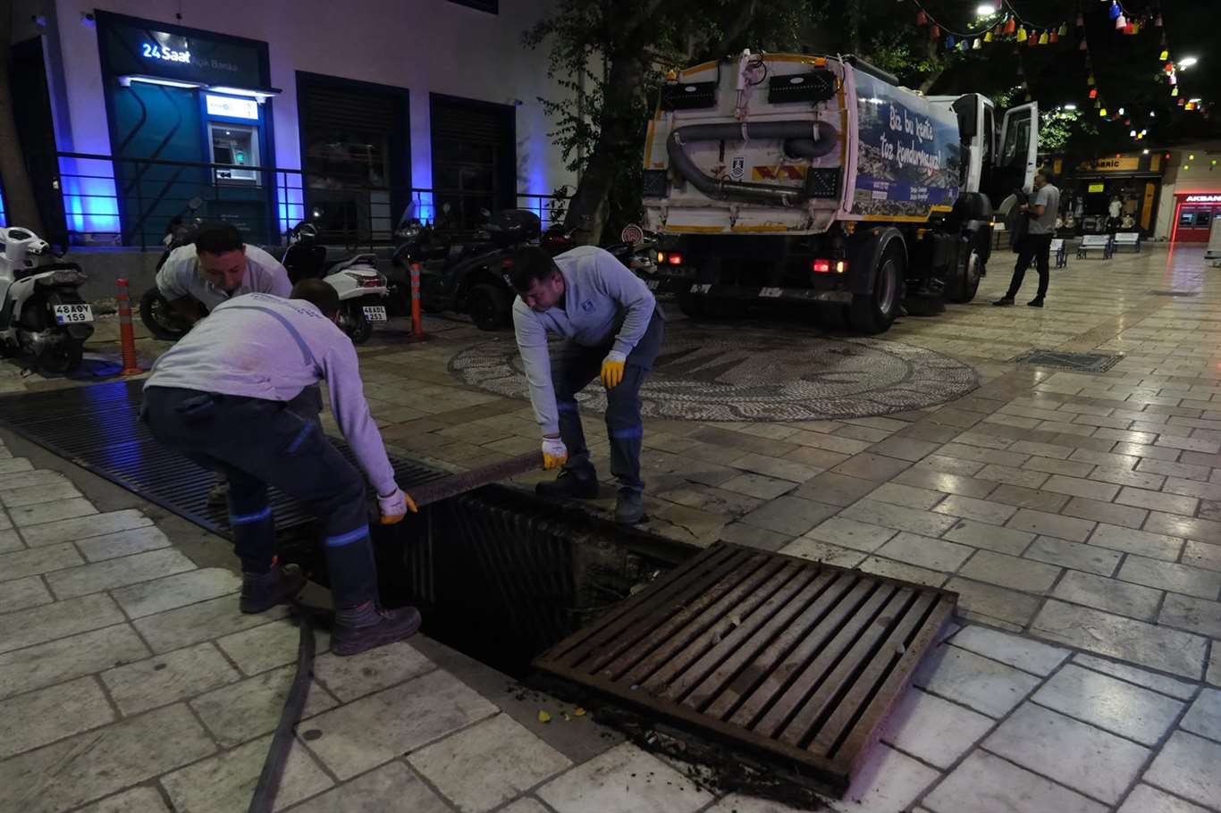 Mazgallarda binlerce izmarit temizlendi haberi