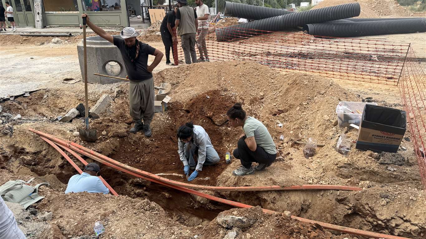 Menteşe’de altyapı çalışmaları sırasında mezar kalıntılarına rastlandı haberi