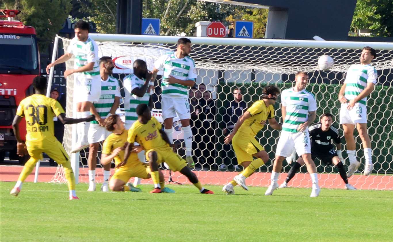 Muğlaspor, İstanbulspor karşısında beş golle kazandı haberi