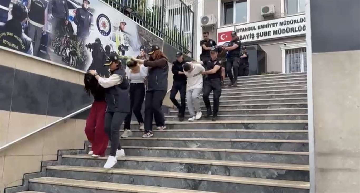    Rapçi Blok3'e suikast iddiası: Şüpheliler Muğla'da yakalandı haberi
