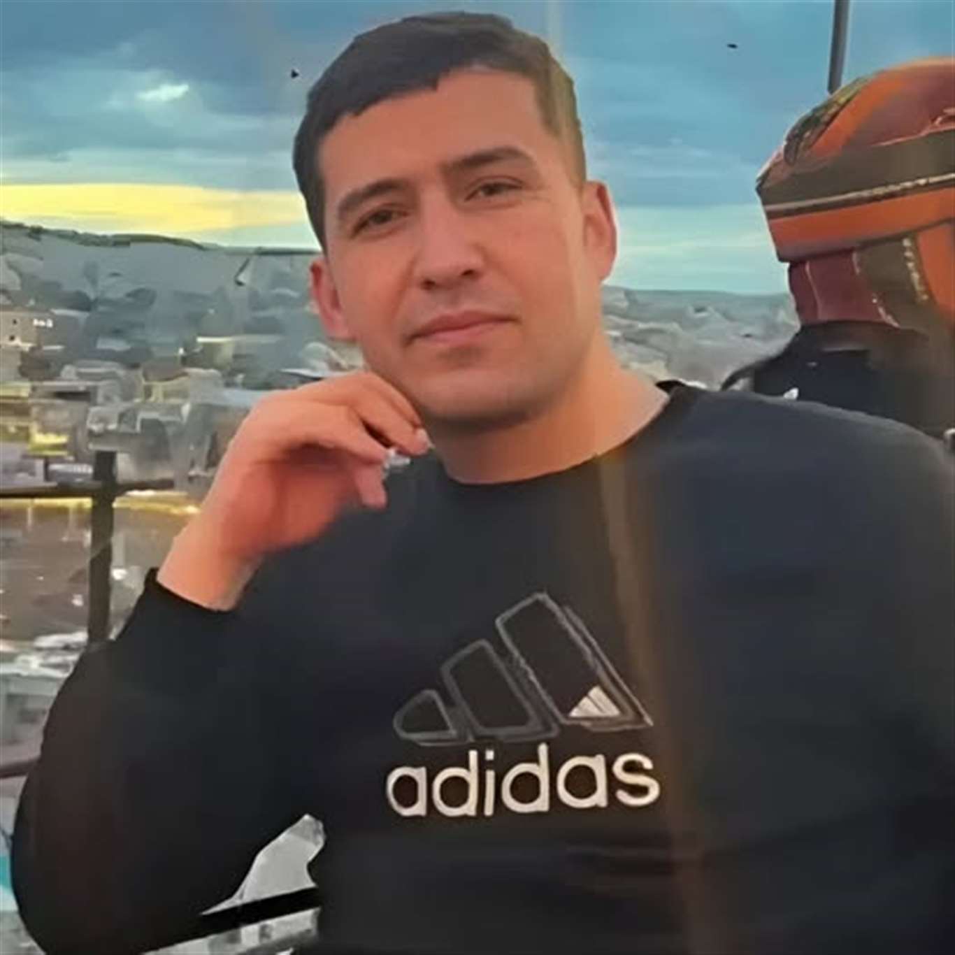    Sarsala Koyu'nda kaybolan genç için arama çalışmaları sürüyor haberi