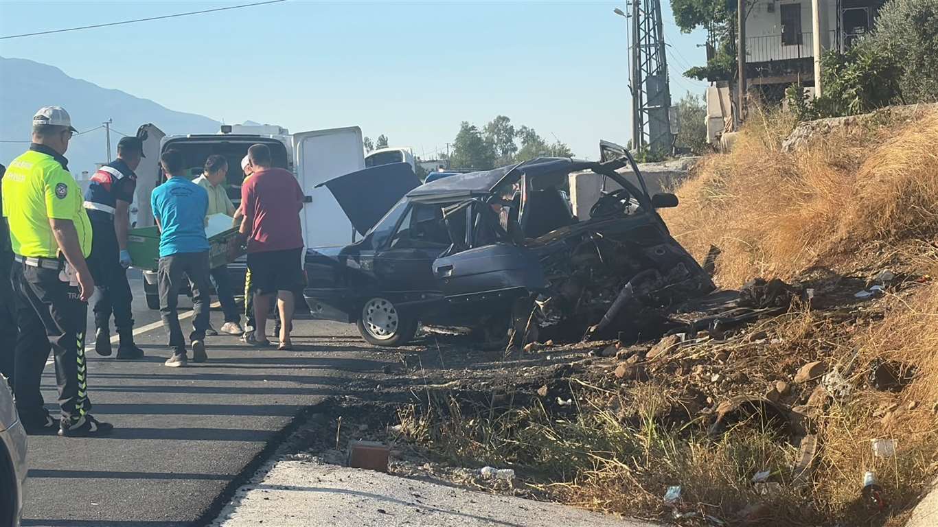 Seydikemer’de otomobil yoldan çıktı: 2 ölü haberi