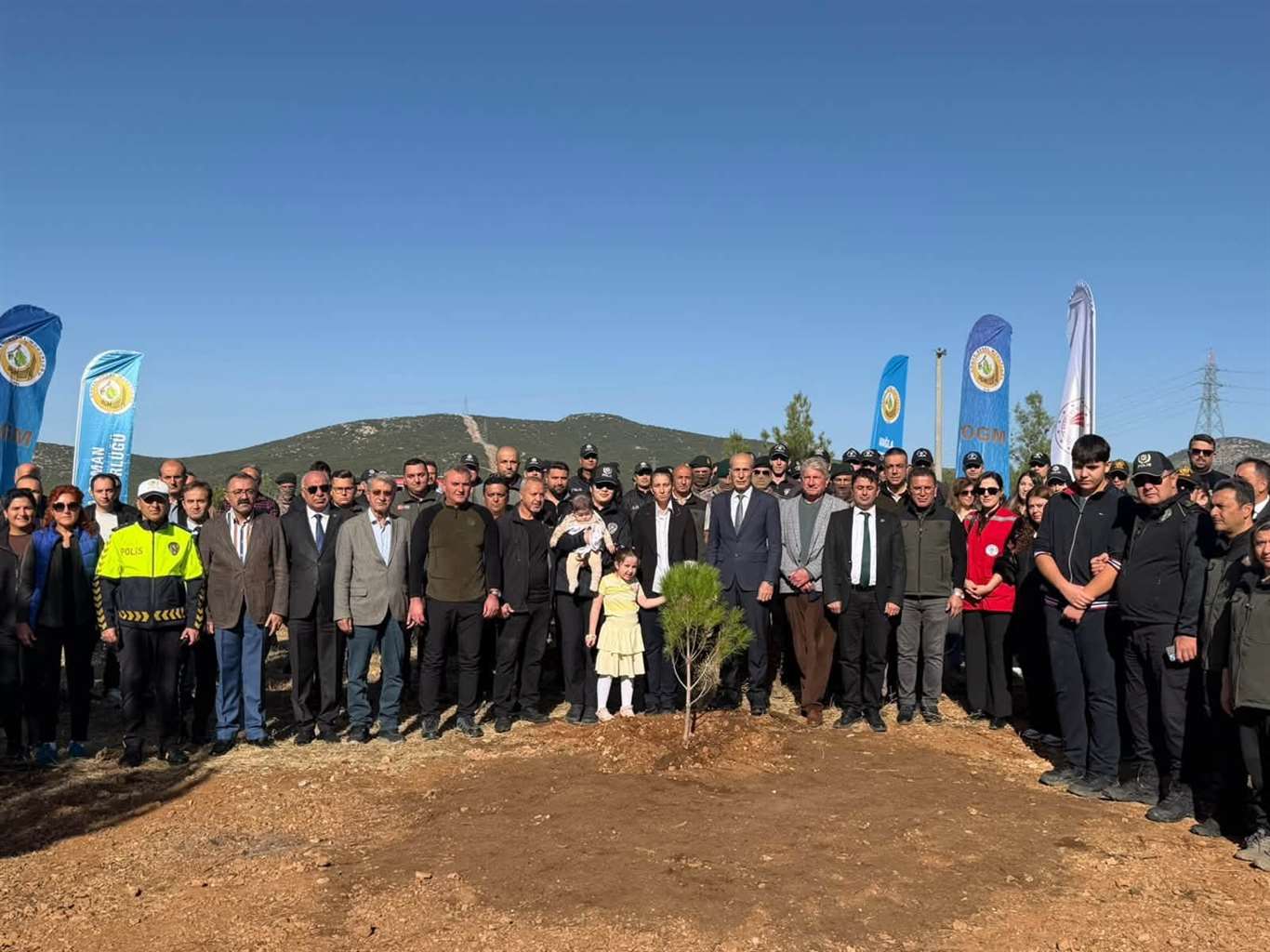          Şehit Polis Memuru Tayfun Baş anısına hatıra ormanı oluşturuldu haberi
