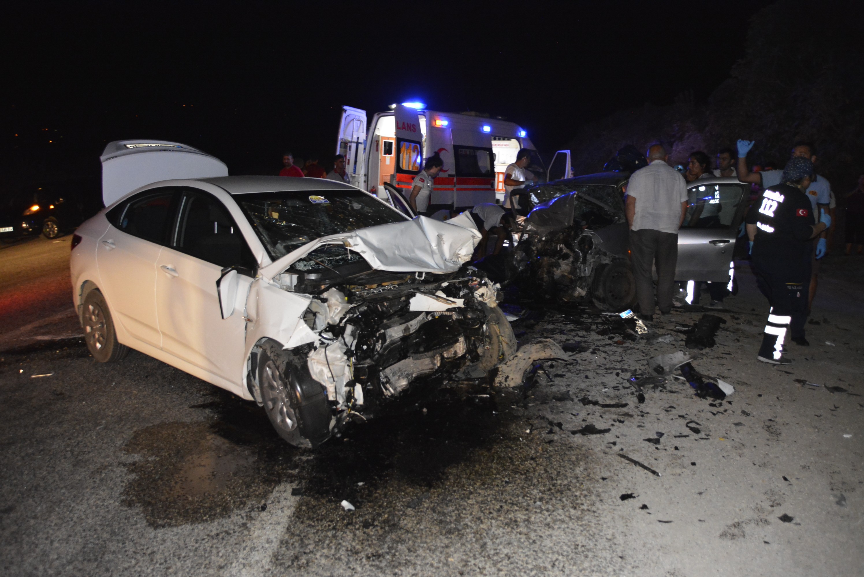 Seydikemer'de feci kaza: 2 ölü 4 yaralı haberi