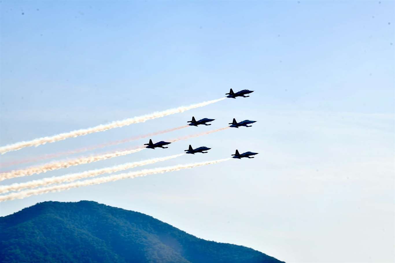 Türk Yıldızları'dan Fethiye semalarında nefes kesen prova haberi