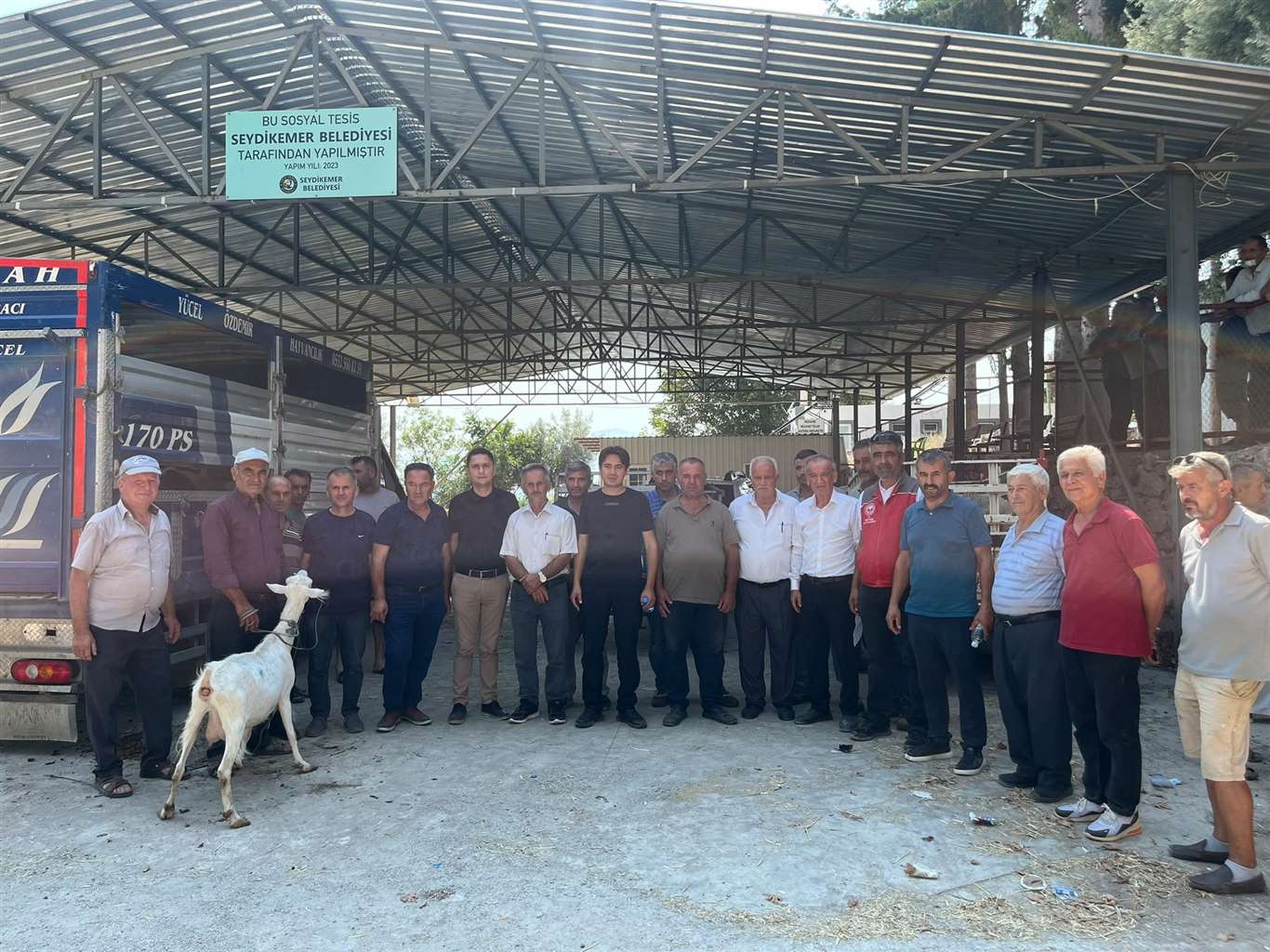 Yangında hayvanlarını kaybeden çiftçilere 114 küçükbaş desteği haberi