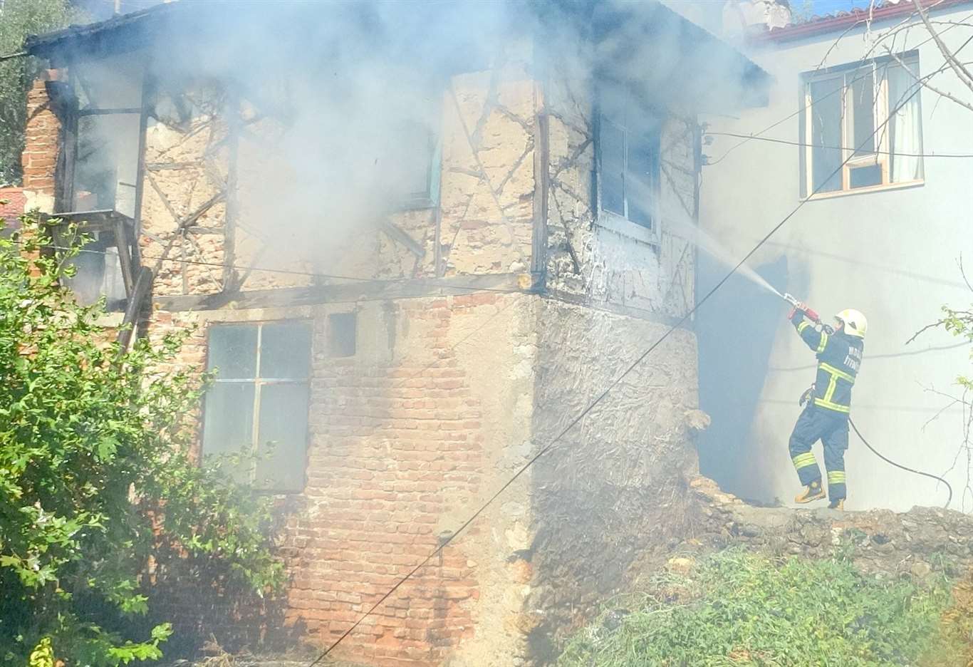 Muğla'da metruk binada yangın paniği haberi