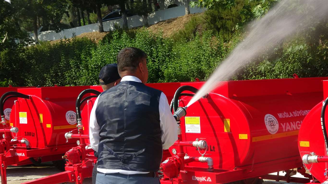 Muğla Büyükşehir'den kırsal mahallelere yangın tankeri desteği haberi