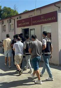 Yurt dışına kaçmaya çalışan FETÖ üyeleri yakalandı haberi