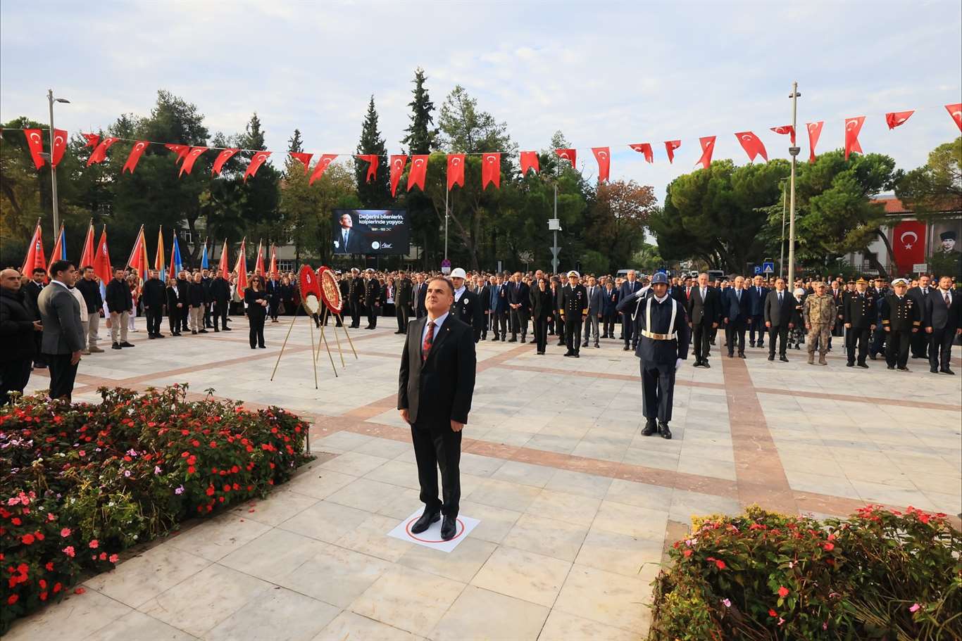 Saatler 09.05'i gösterdiğinde Muğla'da hayat durdu haberi