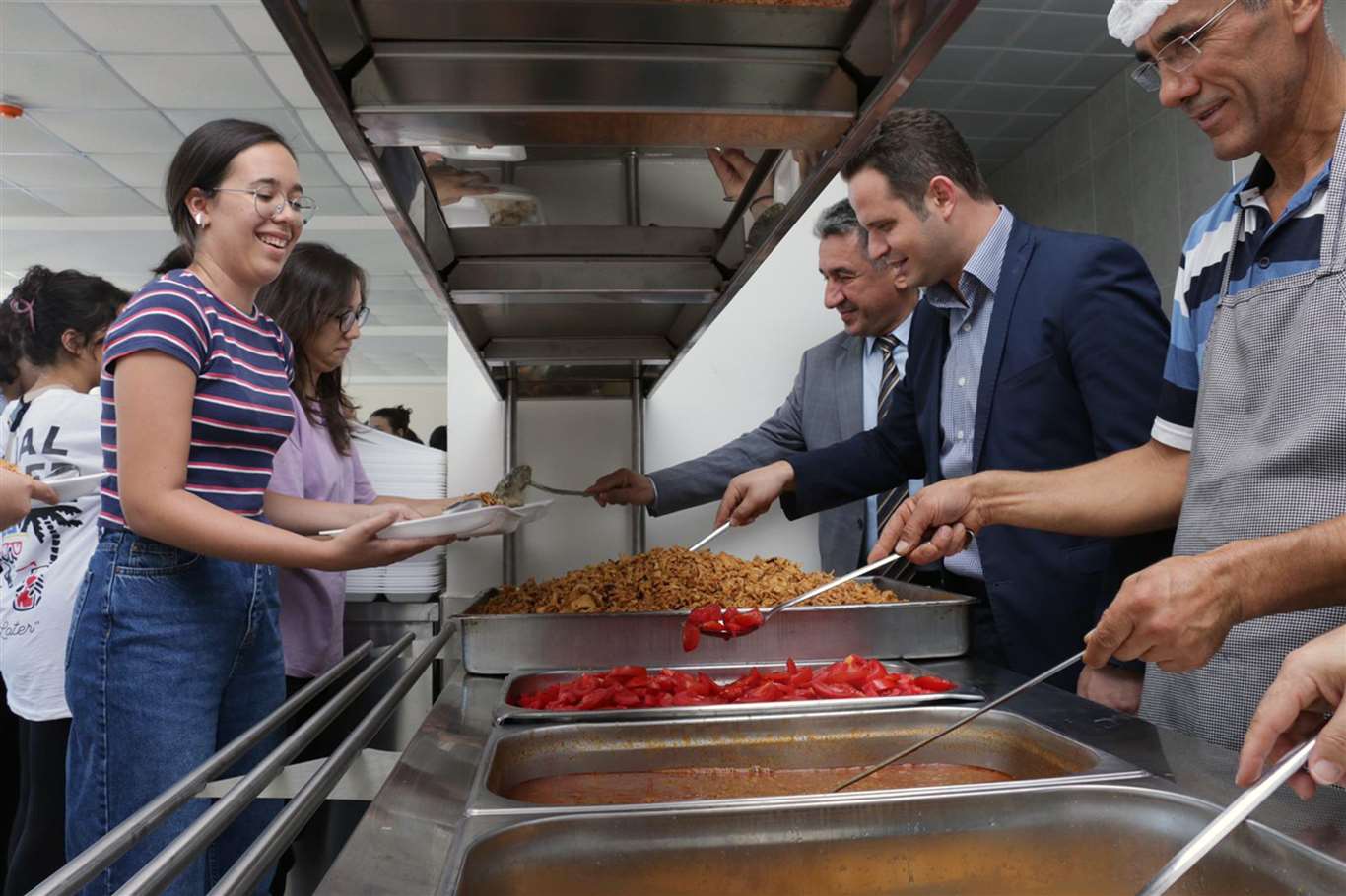          Muğla'da 28 bin öğrenciye ücretsiz yemek haberi