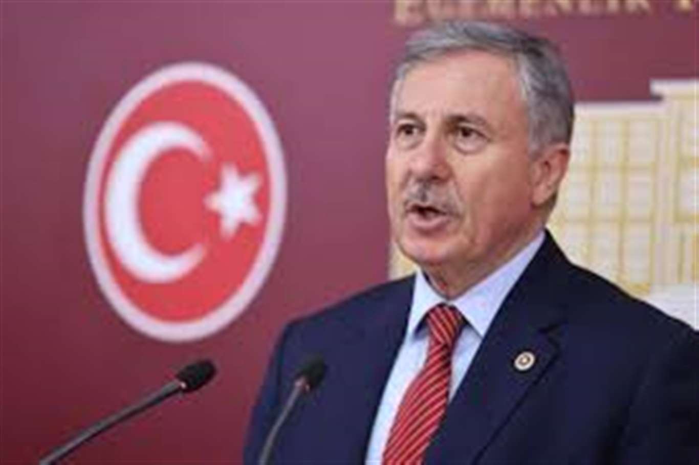    Selçuk Özdağ'dan Cumhurbaşkanlığı sistemine sert eleştiri haberi