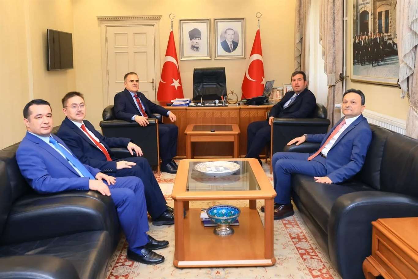 Adalet Bakanlığı heyeti, Vali Akbıyık ile görüştü haberi
