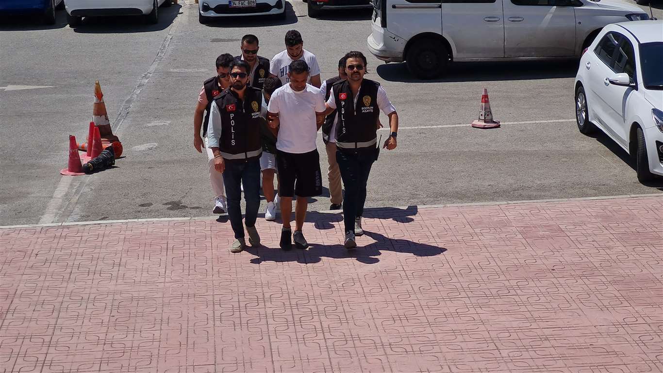 Ağırlaştırılmış müebbet hapis cezasına çarptırıldı haberi