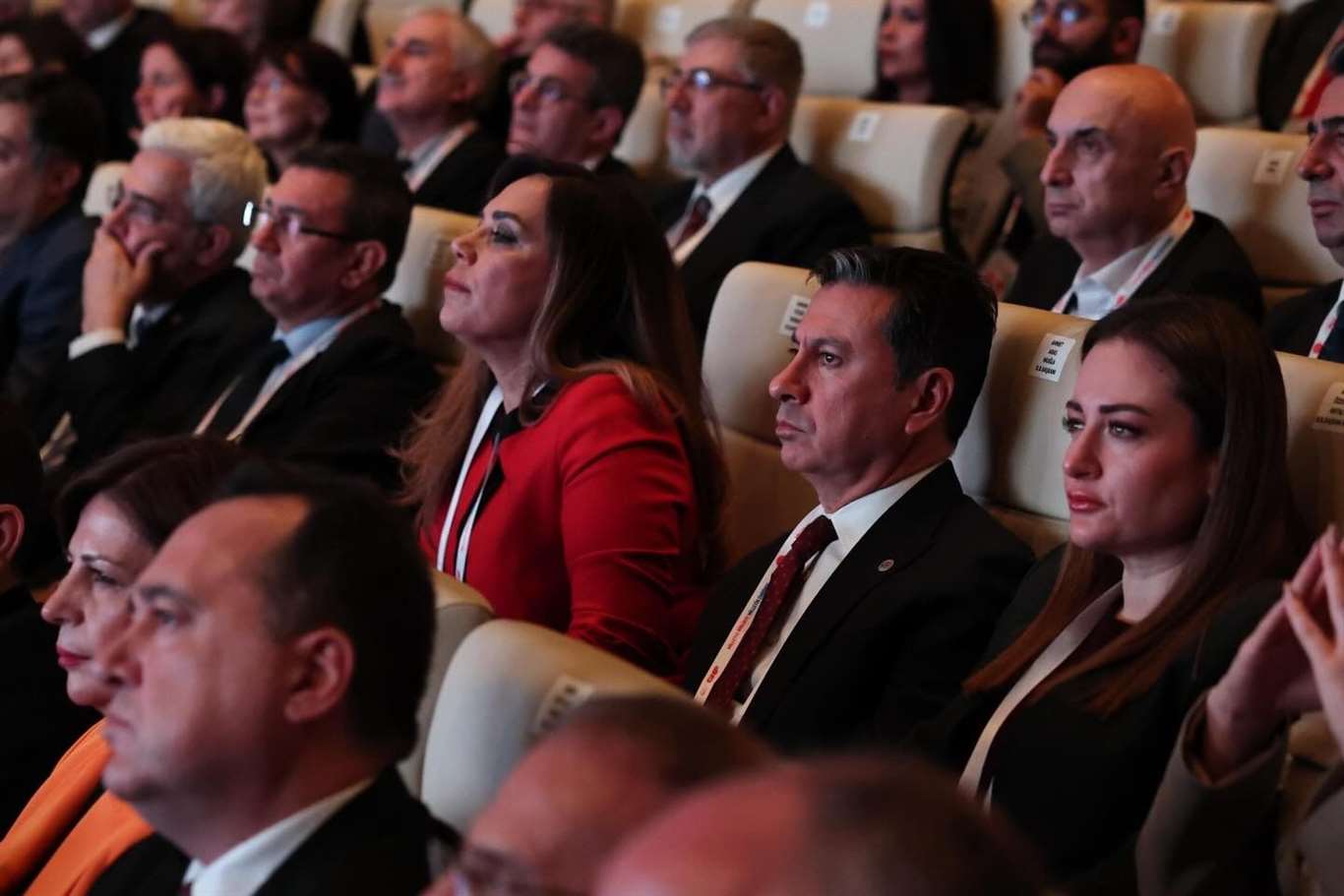 Aras: 'İnsanca yaşamak CHP iktidarında lüks değil, hak olacak' haberi