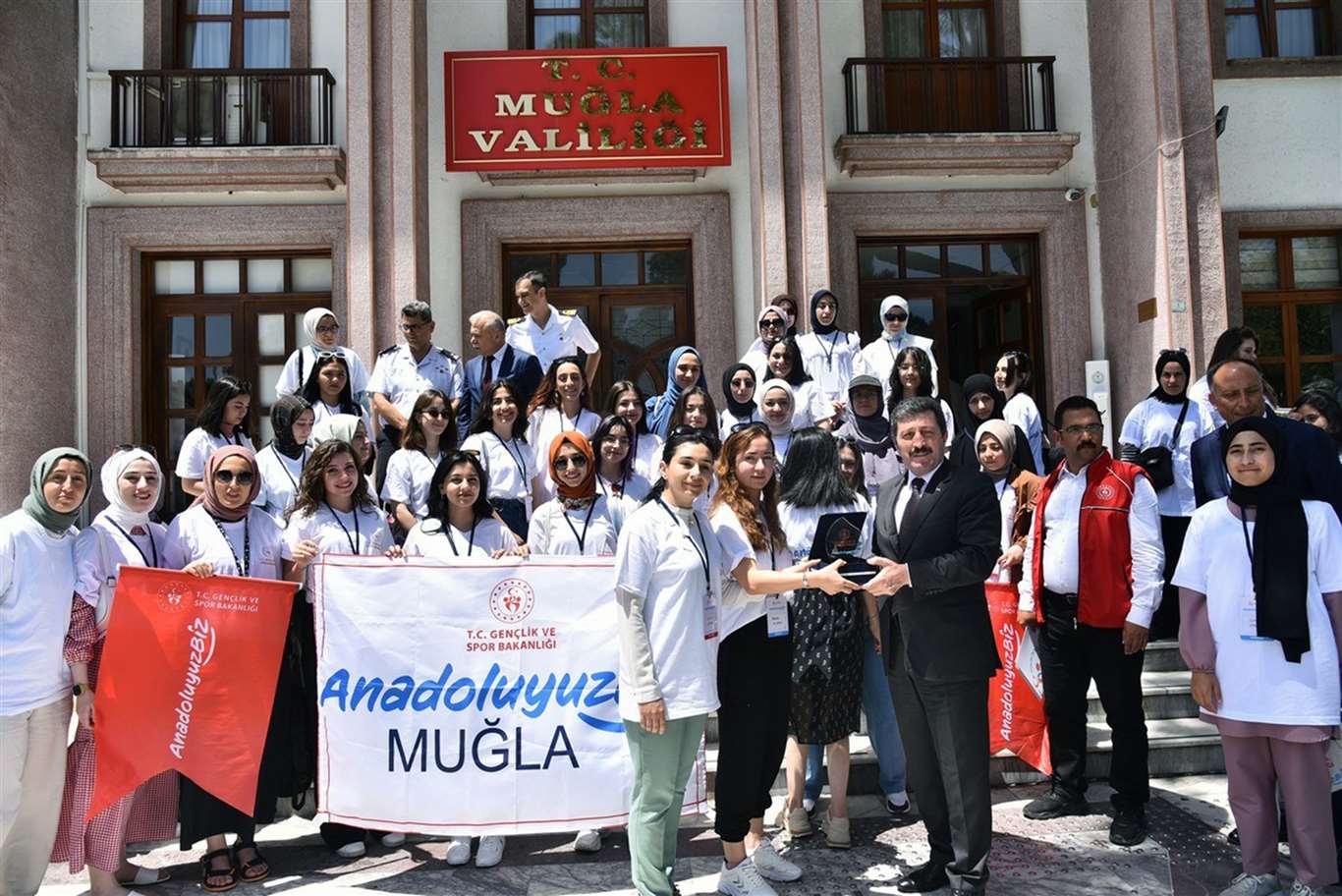       Aksaray'lı öğrenciler tarihi ve turistik ilçeleri gezdi haberi