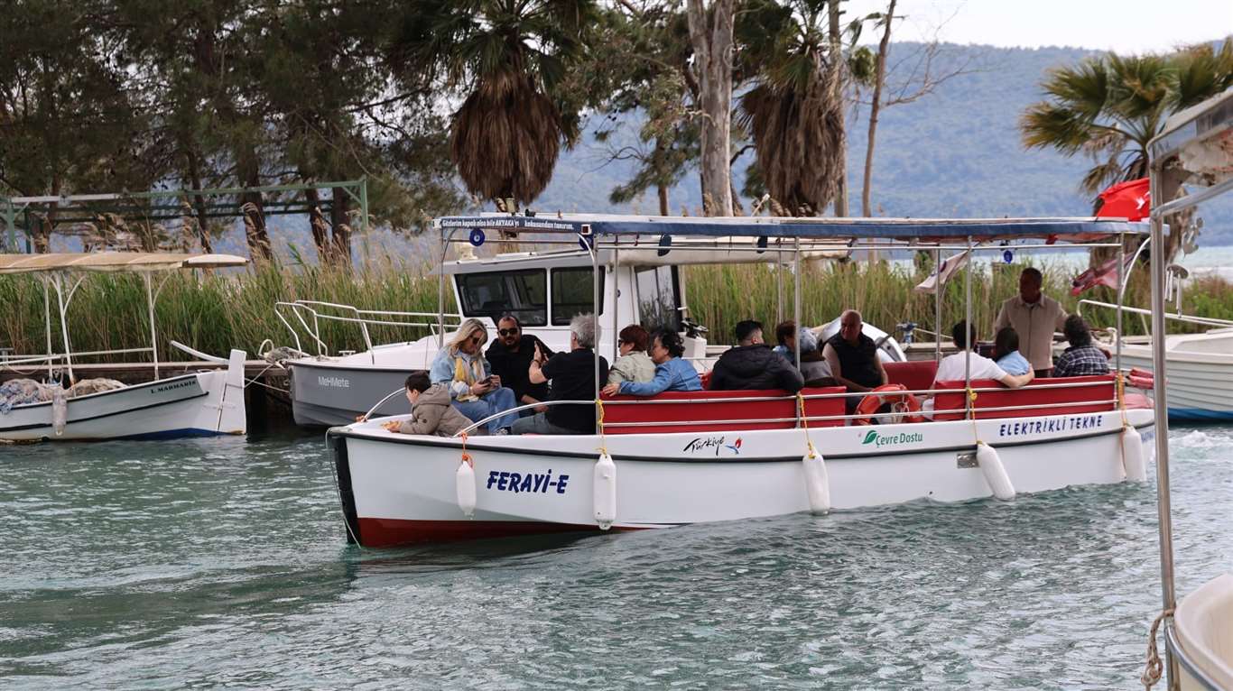 Akyaka'da deniz sezonu erken başladı haberi