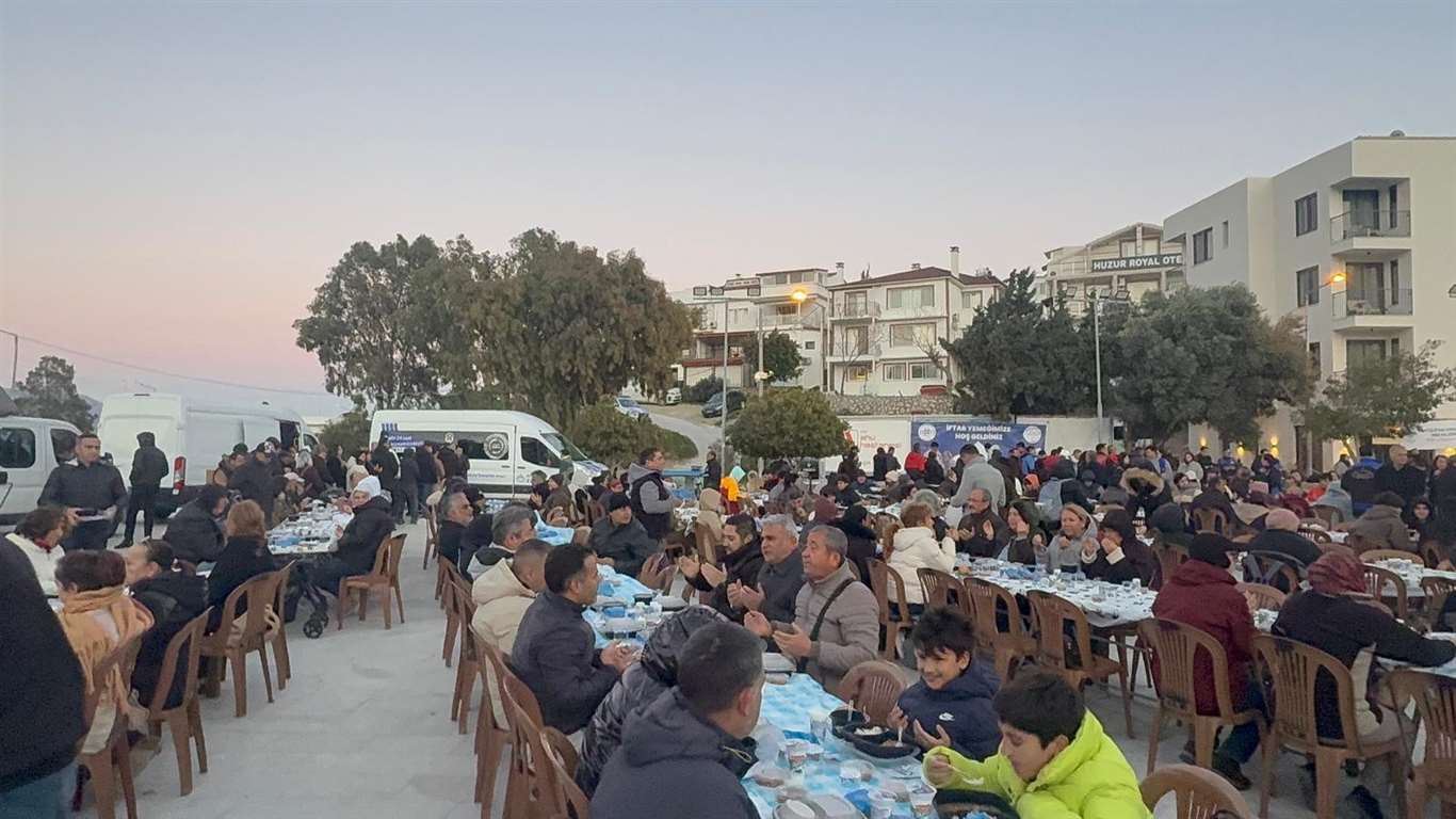 Datça'da 600 kişilik iftar sofrası kuruldu haberi