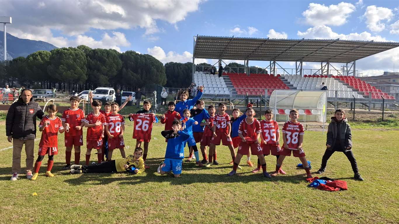 Düğerek Güneş Spor Kulübü, altyapı ve sporcu gelişiminde örnek oluyor haberi