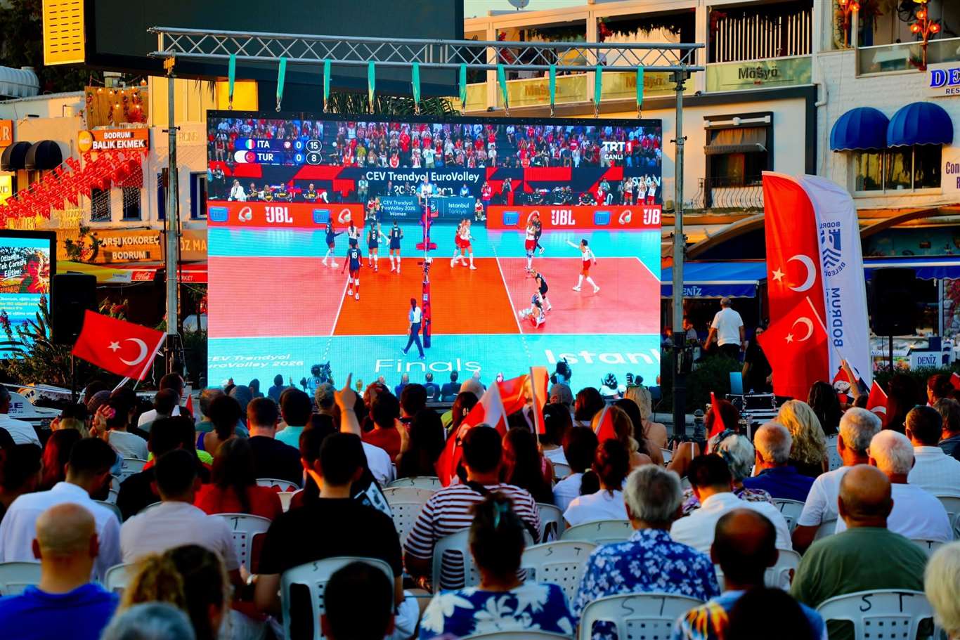 A Milli Kadın Voleybol Takımı'nın şampiyonluğu Bodrum'da coşkuyla kutlandı haberi