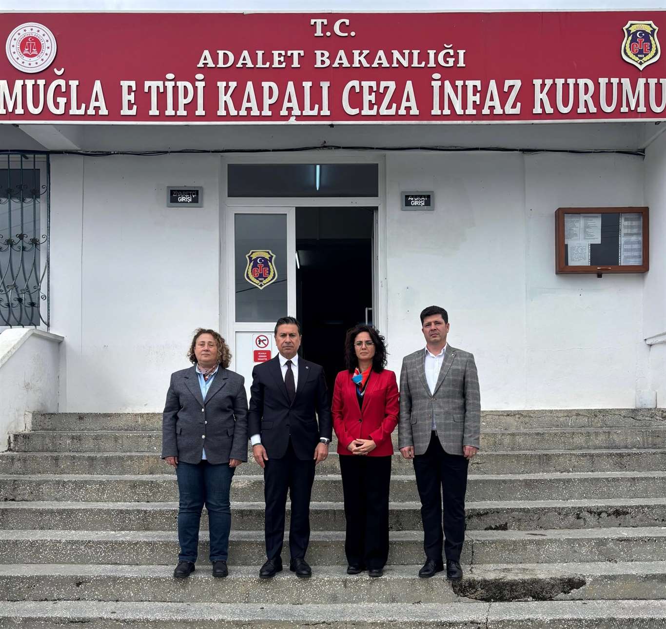 Başkan Aras'tan cezaevi önünde açıklama: 