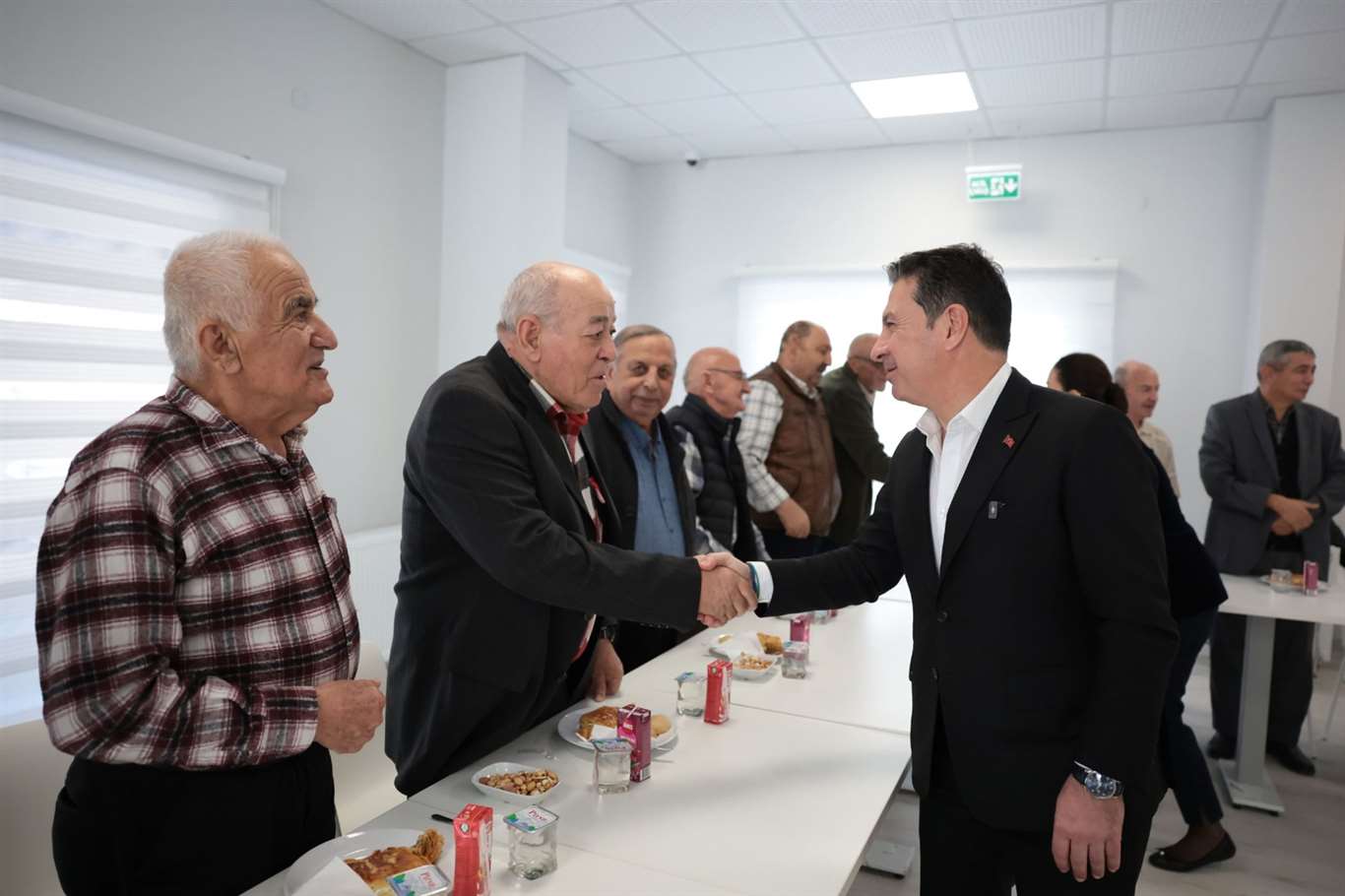 Aras'tan yılbaşı öncesi huzurevi ziyareti: 