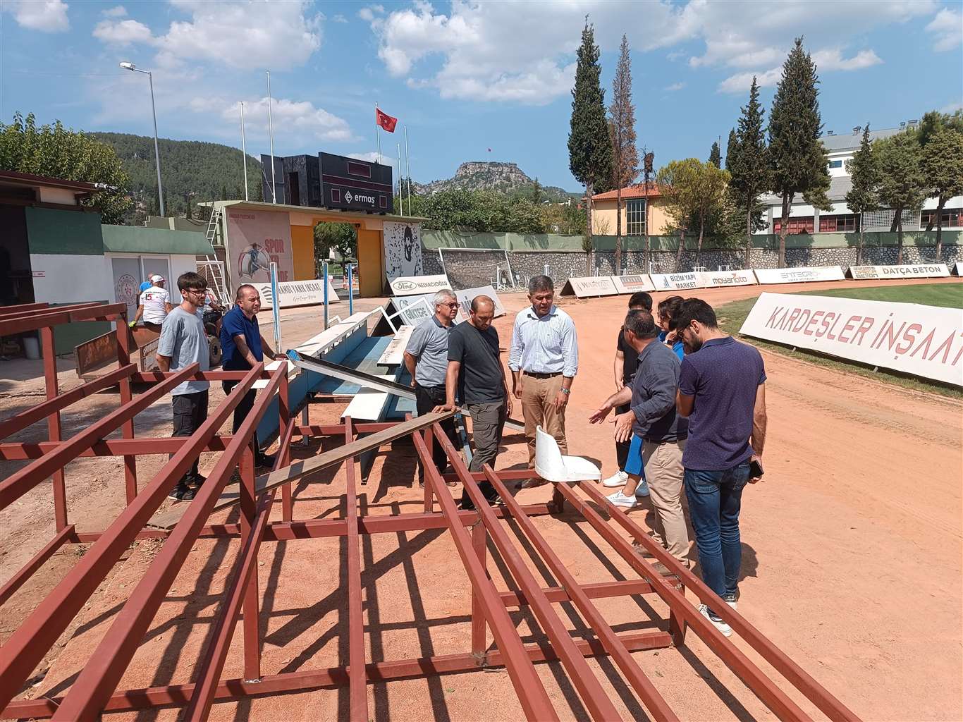 Muğla Atatürk stadyumundaki çalışmalar hızla devam ediyor haberi