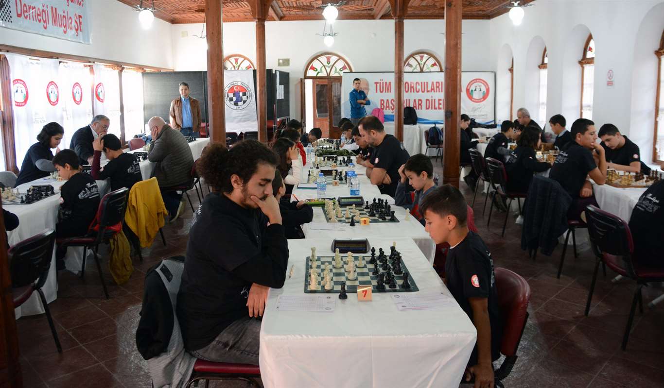 Menteşe'de Ata'ya saygı satranç turnuvası haberi