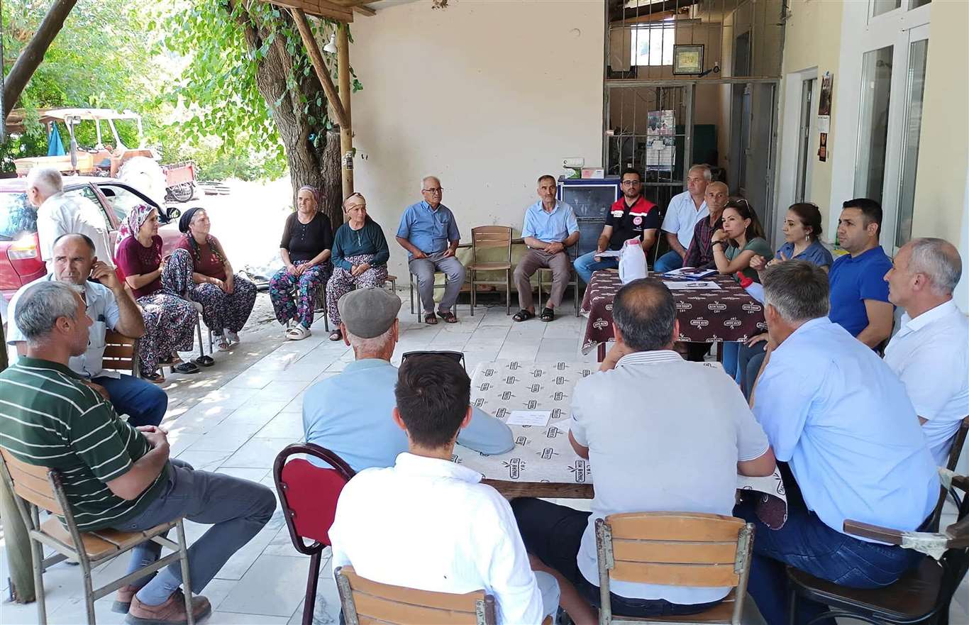 Avcılar Mahallesi'nde Buzağı bakım ve beslenmesi eğitimi haberi