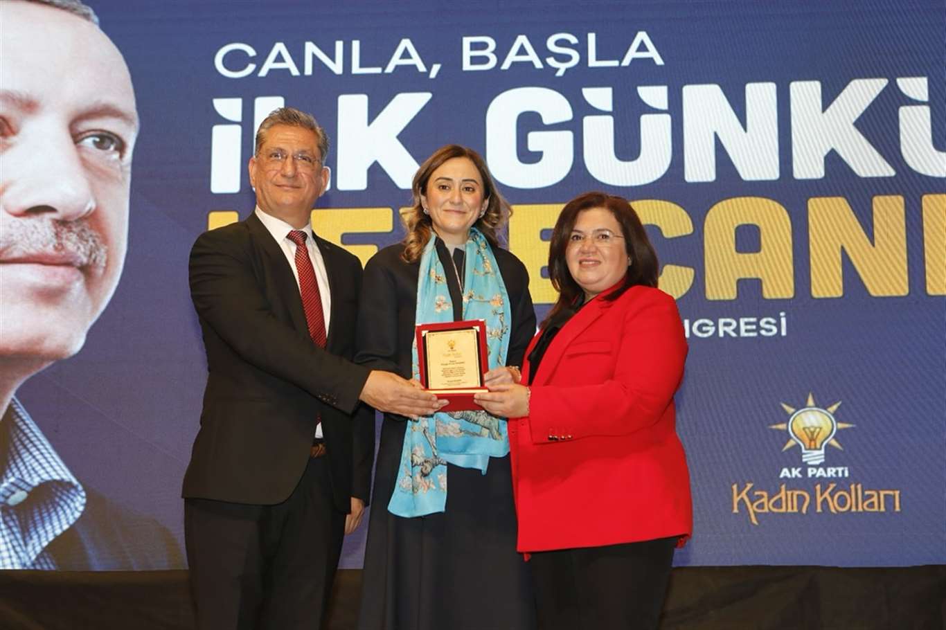       Ayşe Nur Özel, Ak Parti Muğla İl Kadın Kolları Başkanı seçildi haberi