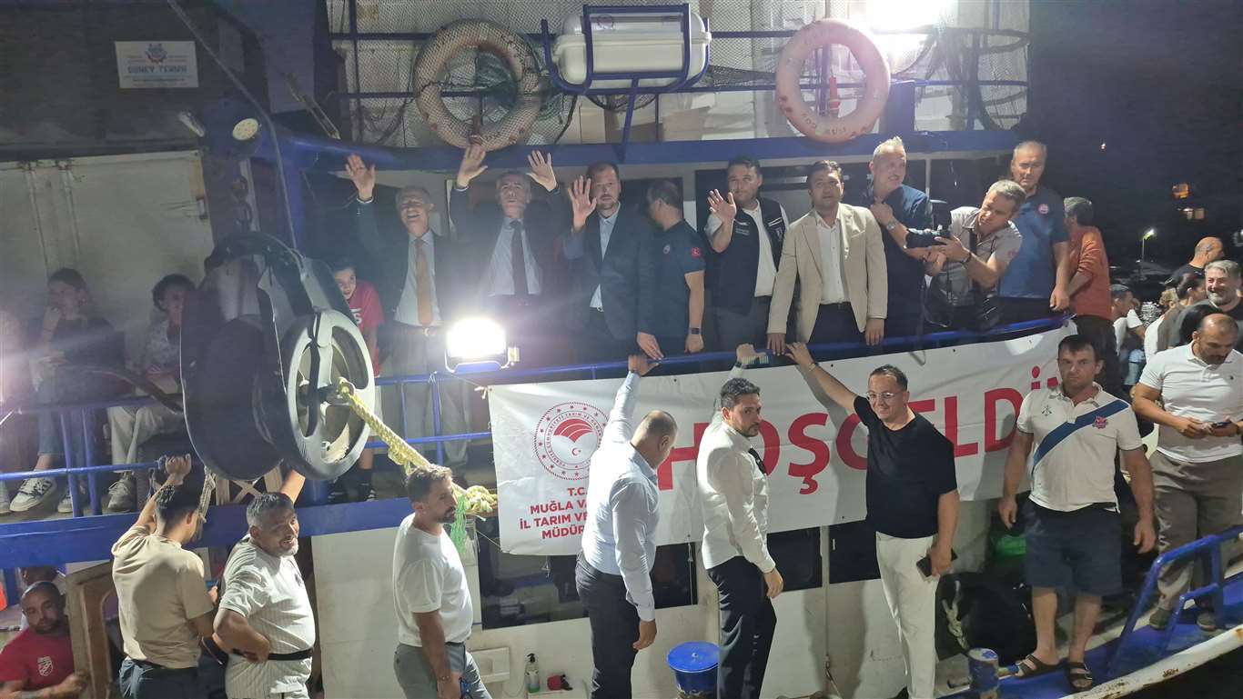    Balıkçılık sezonu başladı: denize 10 bin yavru levrek bırakıldı haberi