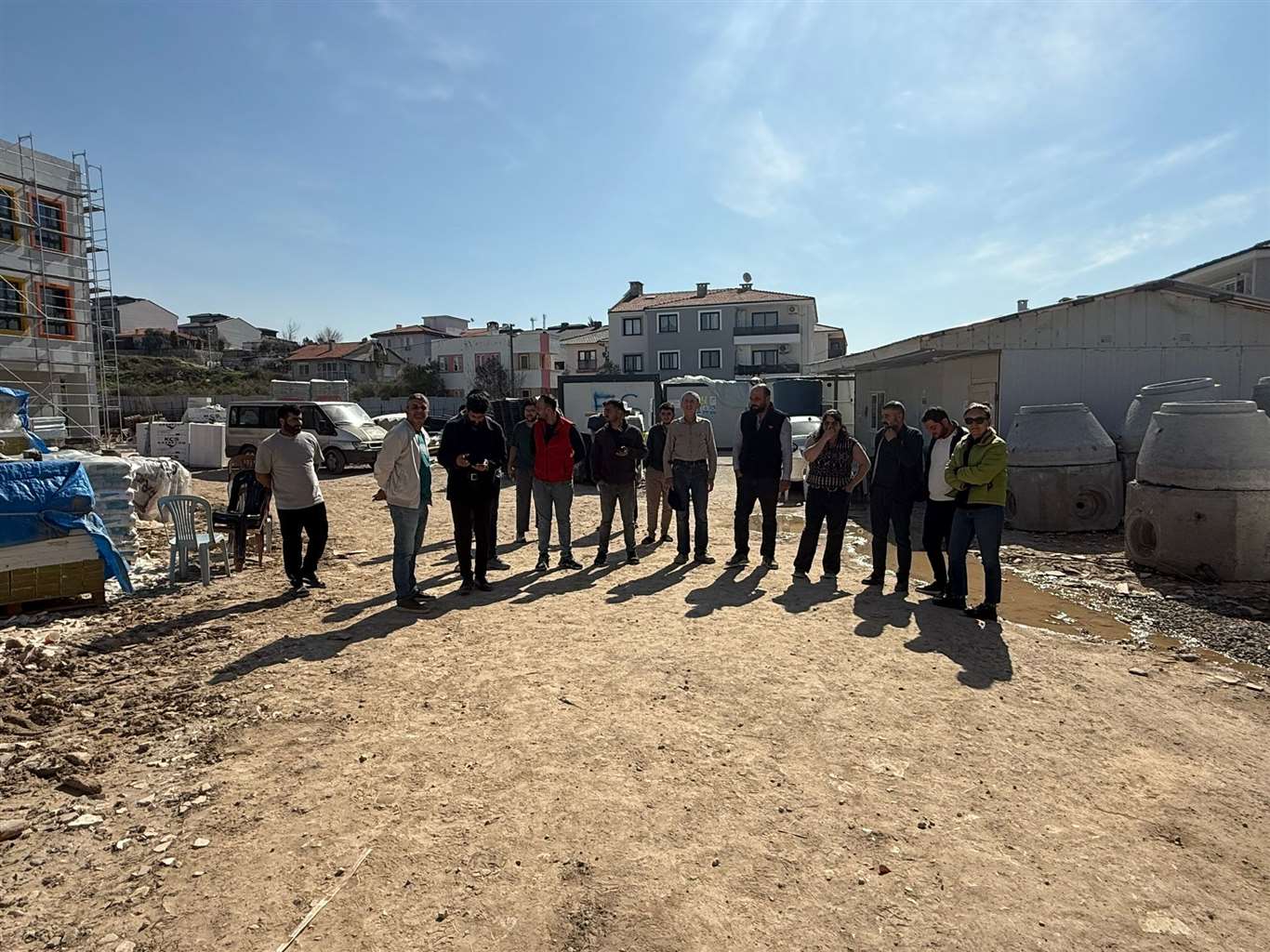 Ücretini alamayan işçiler, okul inşaatında iş bıraktı haberi