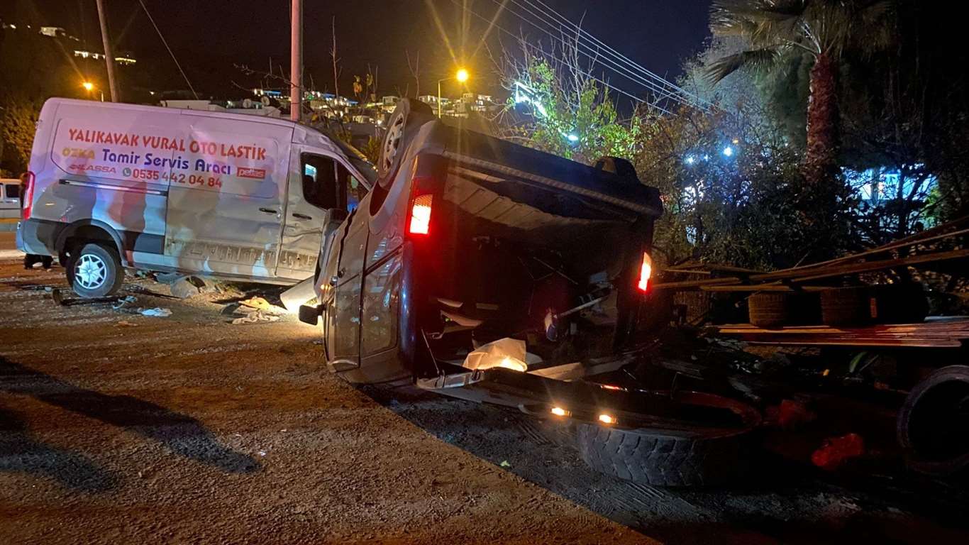 Bodrum'da trafik kazası: 1 ölü, 2 yaralı haberi